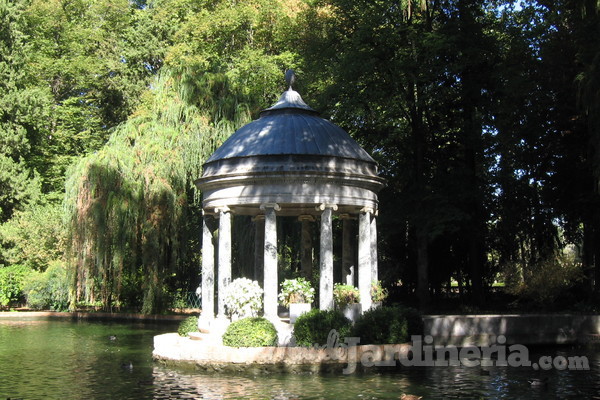 Pon un templete en tu jardín