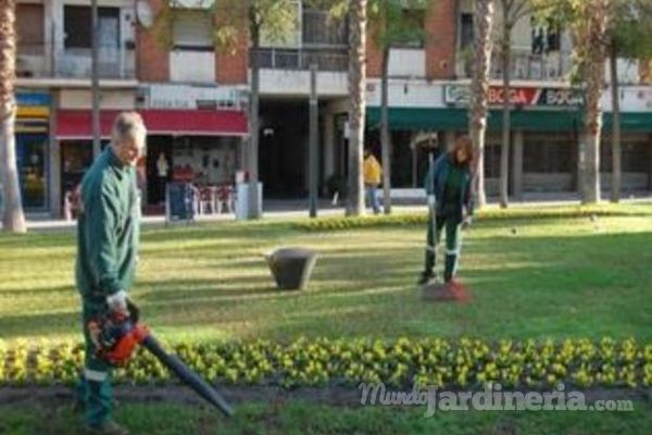 Prácticas de alumnos de jardinería en Extremadura