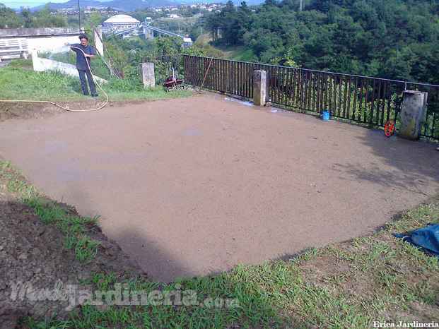 Nivelación de terreno para colocar una pisicina,  Aiete, Donostia