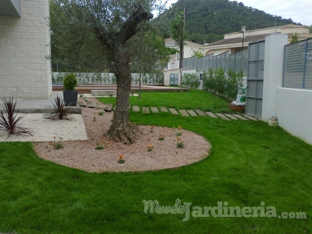 Realización de jardín privado.