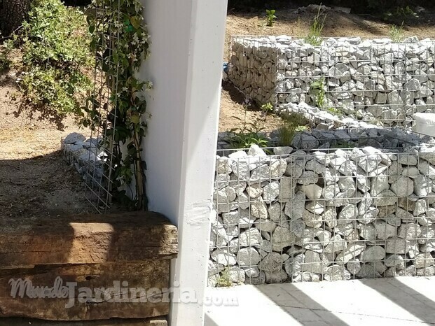 Solución contención de tierras con gaviones-jardinera y jardinera de traviesas ejecutada 