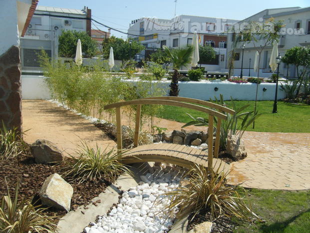 Rio seco para jardin en un Hotel de la zona